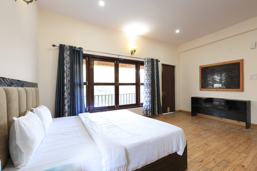Deluxe Double Room With Balcony image