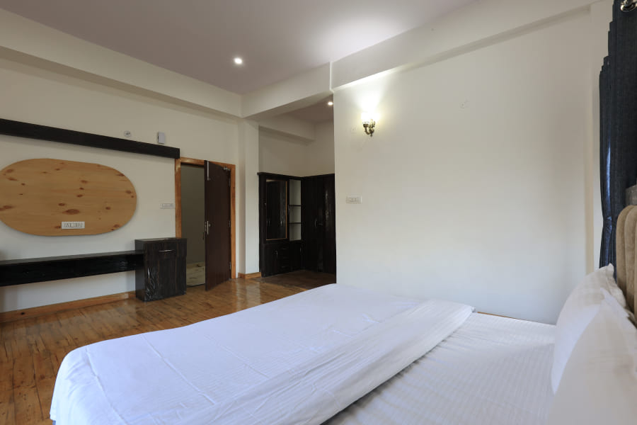 Deluxe Double Room image