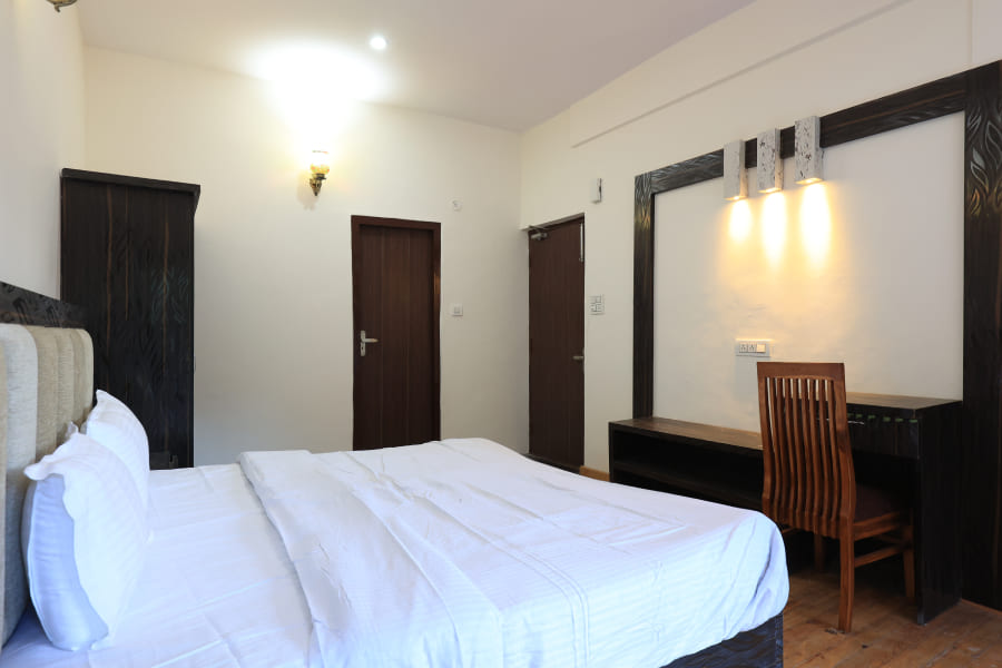 Deluxe Suite Room image